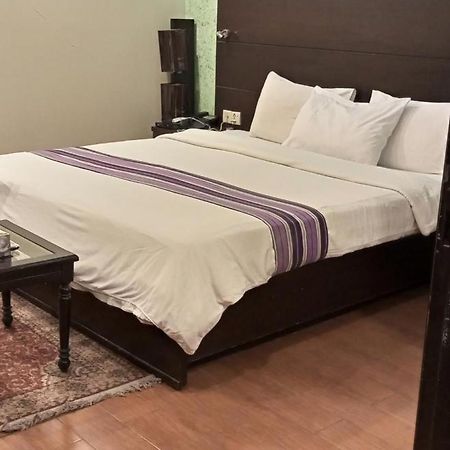 Hira Guest House Karachi Ngoại thất bức ảnh