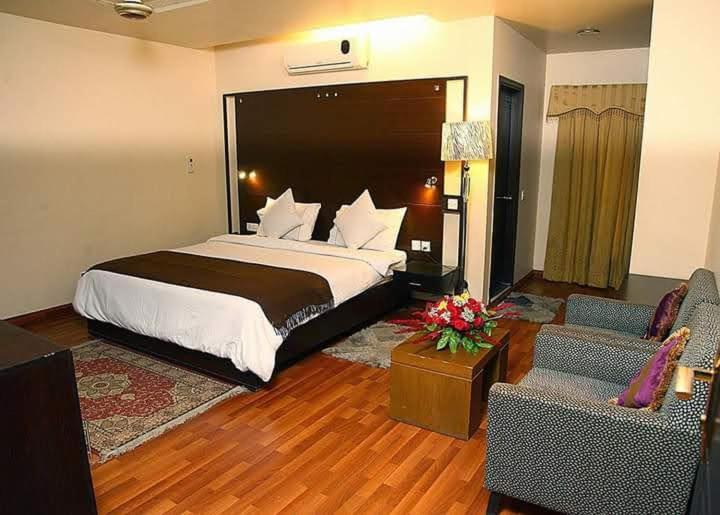 Hira Guest House Karachi Ngoại thất bức ảnh