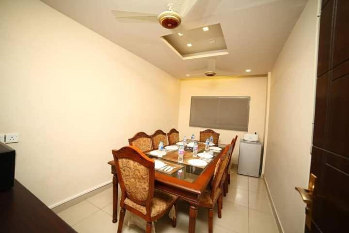 Hira Guest House Karachi Ngoại thất bức ảnh