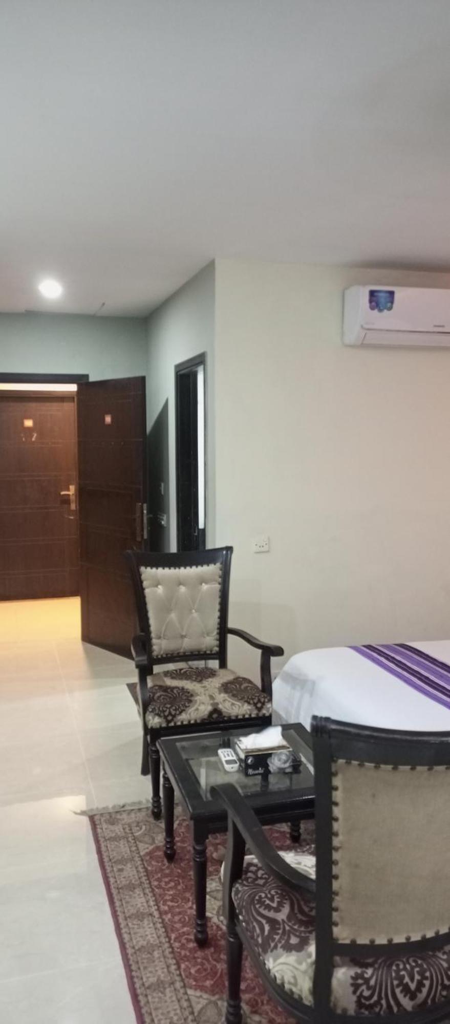 Hira Guest House Karachi Phòng bức ảnh