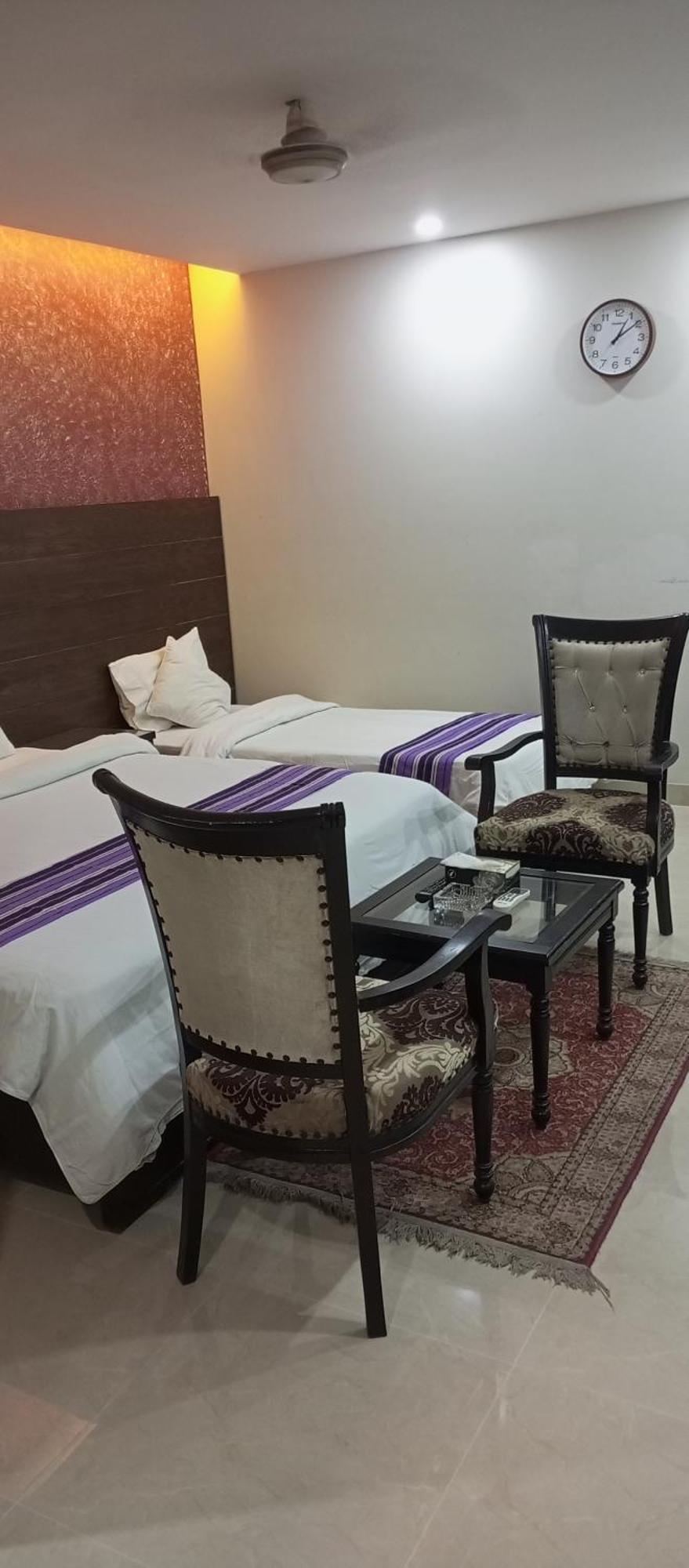 Hira Guest House Karachi Phòng bức ảnh
